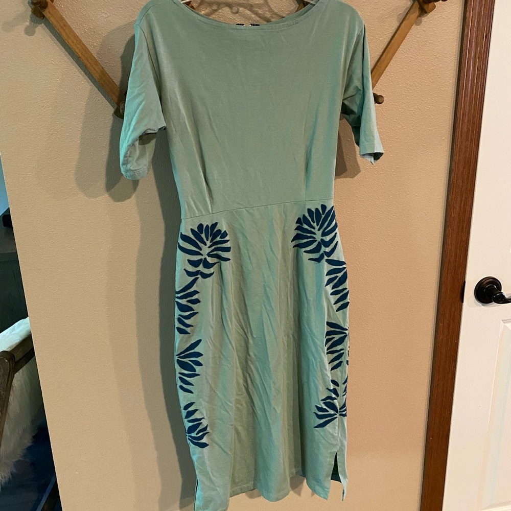 Fitted organic cotton dress